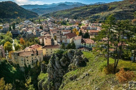 IL BORGO NELLA NATURA DEL PARCO D'ABRUZZO - Vacanze da sogno in Abruzzo
